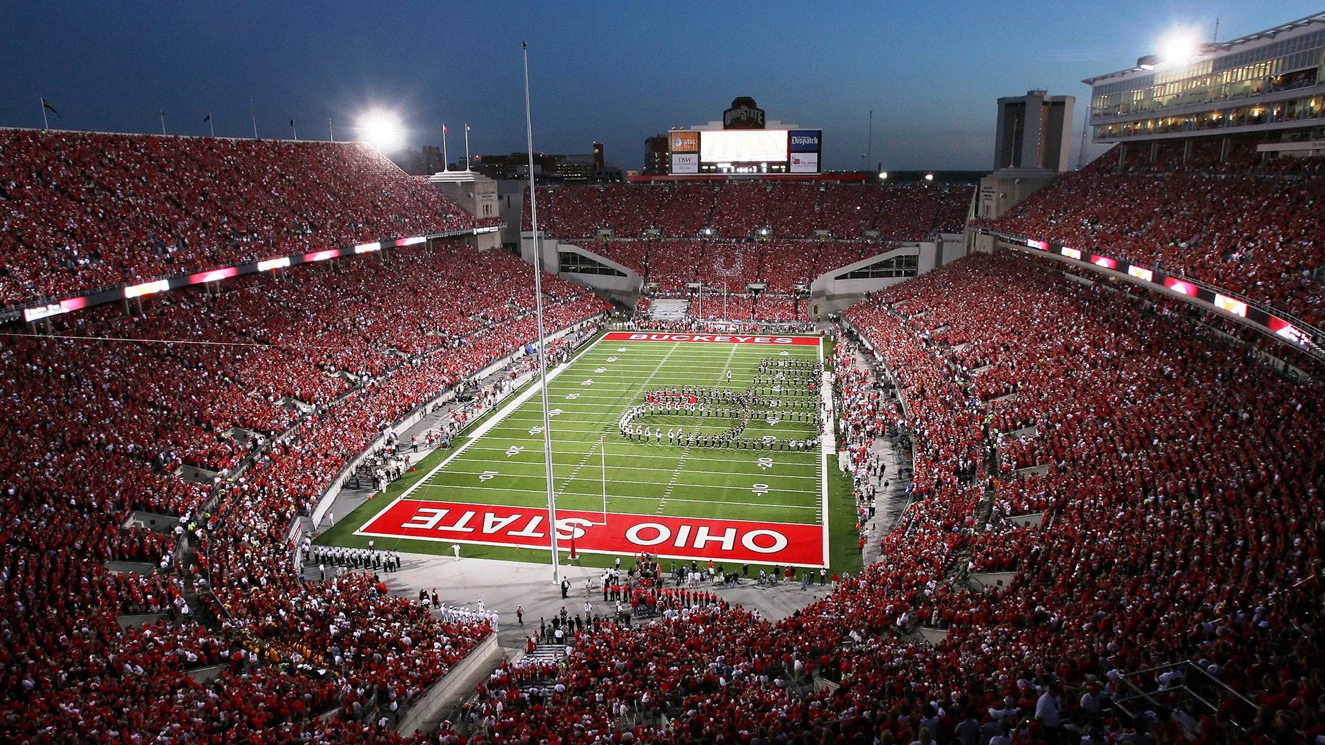 花样比赛现场掌声阵阵,气氛热烈异常,比赛气氛热烈,现场掌声不断