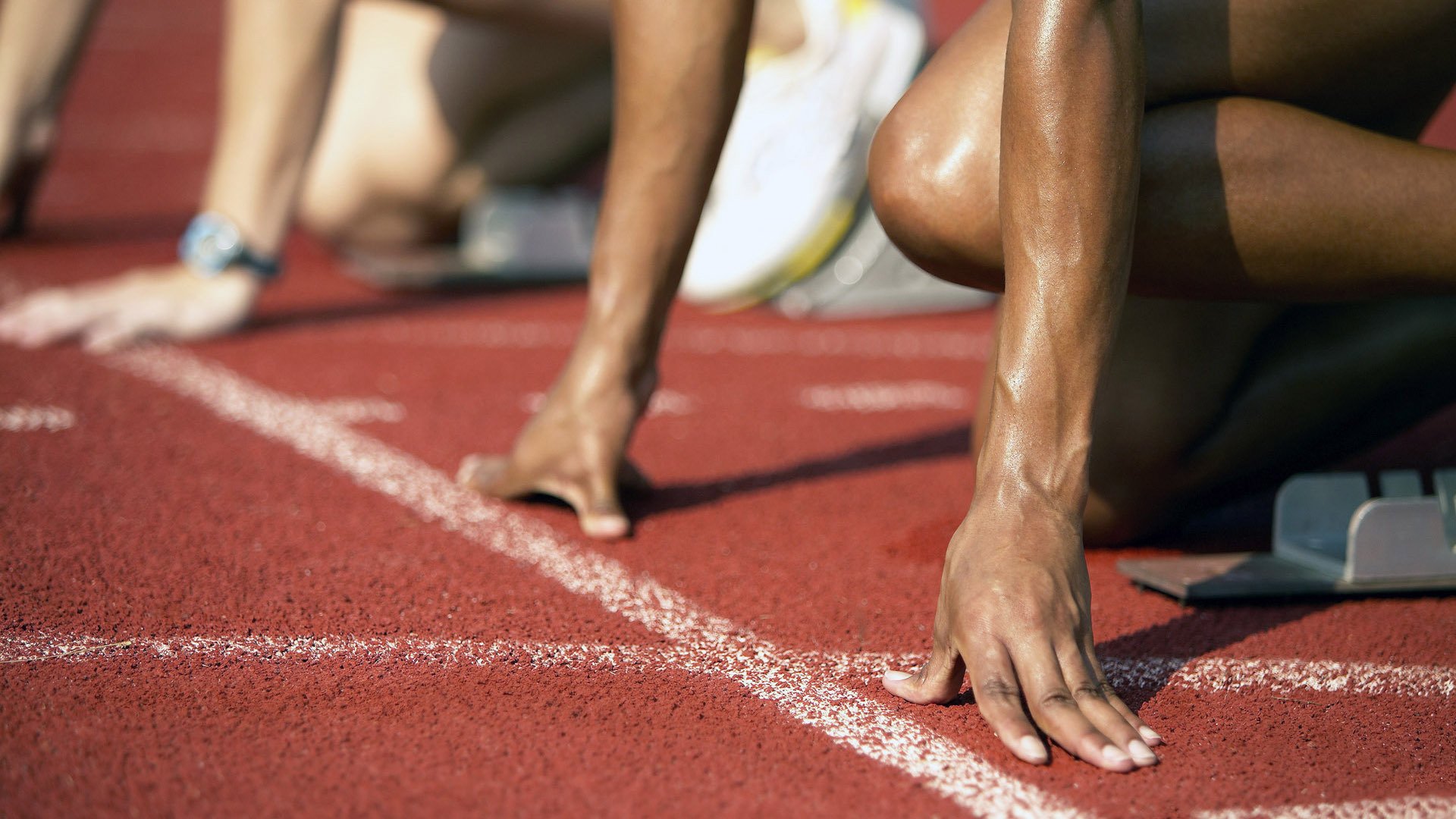 “巅峰直线：燃爆全场的极速冲刺”，巅峰至极啥意思