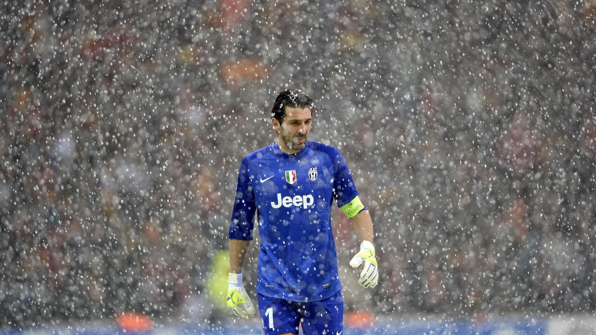 “橙色风暴”战术解析：荷兰足球的狂野之路，天下足球荷兰橙色风暴